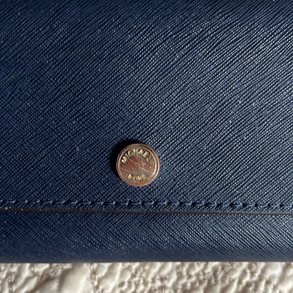 Michael Kors clutch - Picture 2 of 3